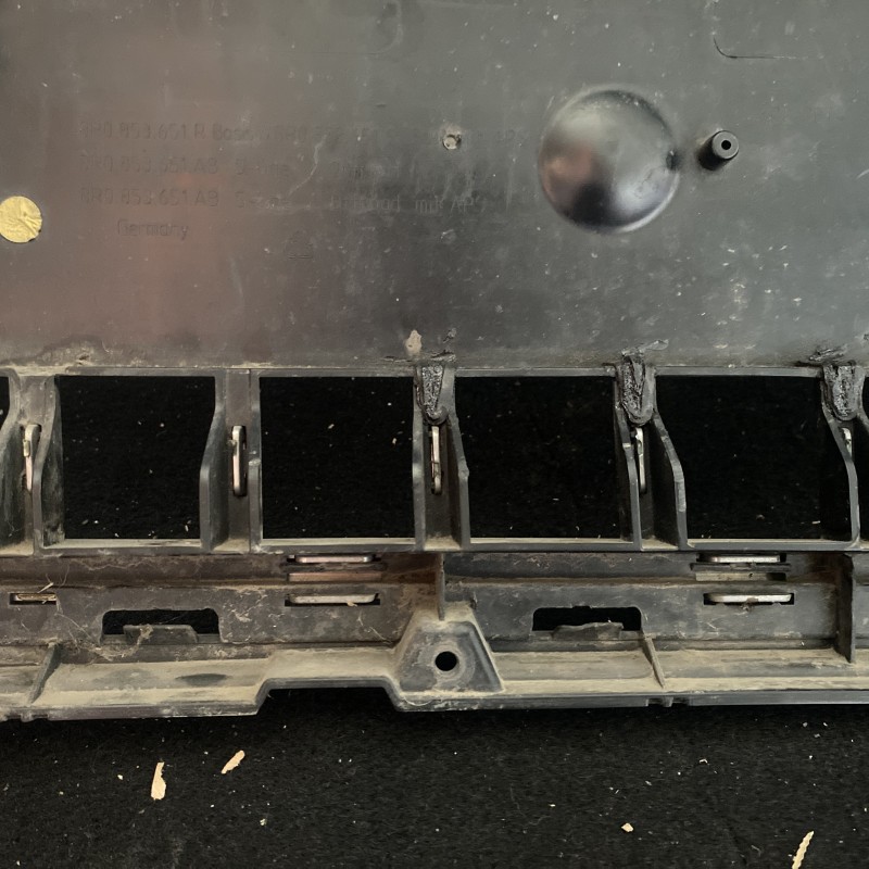 Grila radiator cu emblema / Audi Q5 8R 2013 / Caroserie, oglinzi si faruri