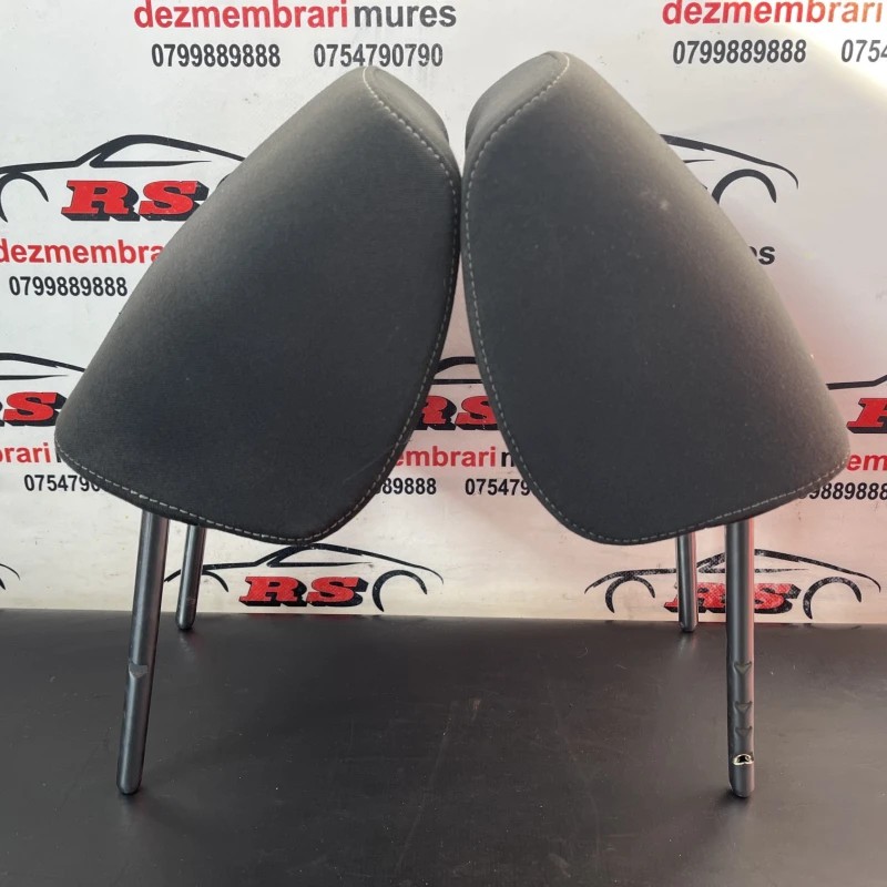 Tetiere scaun fata R-line / Volkswagen Golf MK6 2011 / Interior