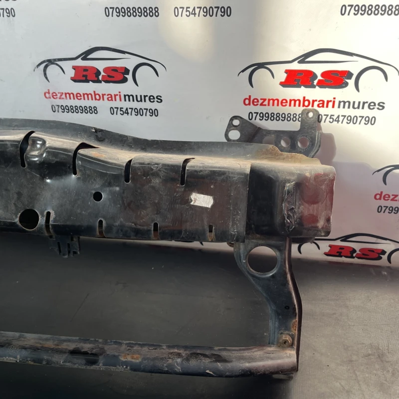 Armatura intaritura bara fata / Volkswagen Passat B7 2012 / Caroserie, oglinzi si faruri