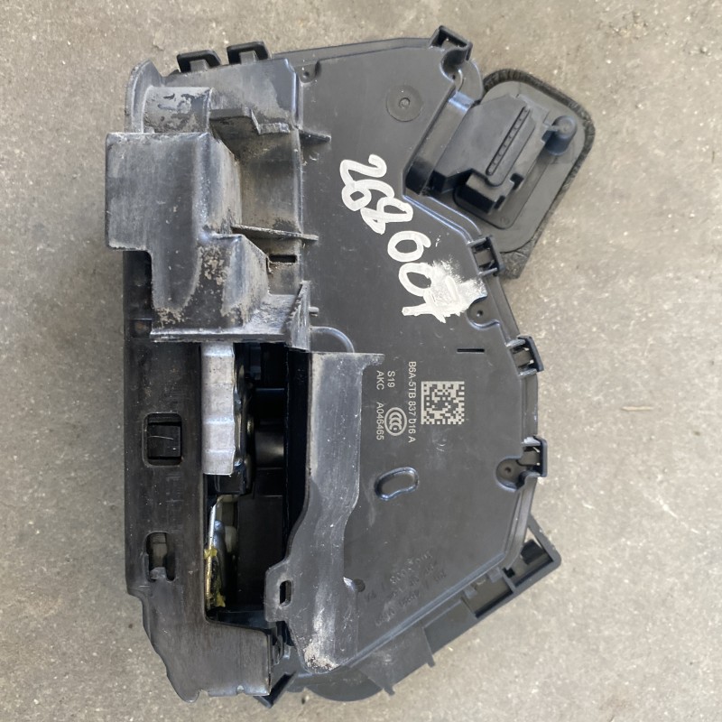 Iala broasca usa dreapta fata / Volkswagen Passat B8 2017 / Caroserie, oglinzi si faruri
