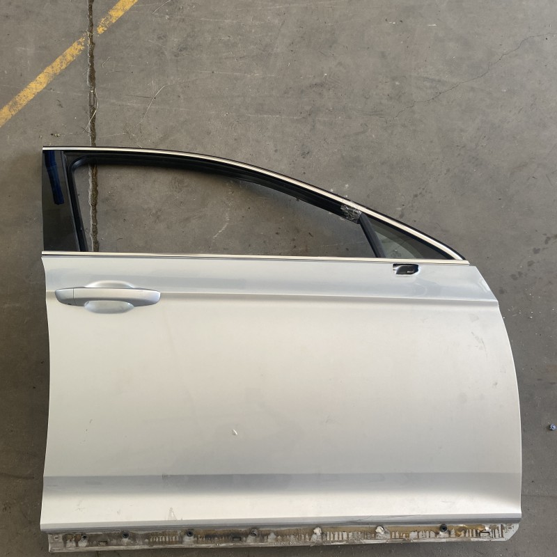 Usa dreapta fata / Volkswagen Passat B8 2017 / Caroserie, oglinzi si faruri