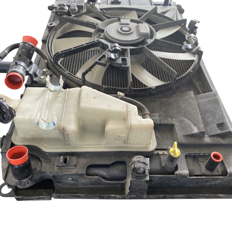 Set radiatoare cu electroventilator / Toyota Yaris XP130 facelift 2016 / Motor, racire si evacuare