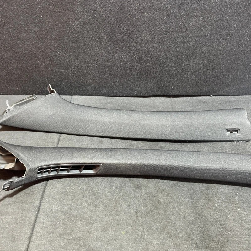 Ornament stalp / Volkswagen Golf MK6 2011 / Interior