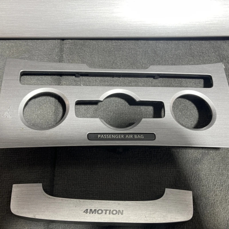 Ornament trim bord / Volkswagen Passat B7 2012 / Interior