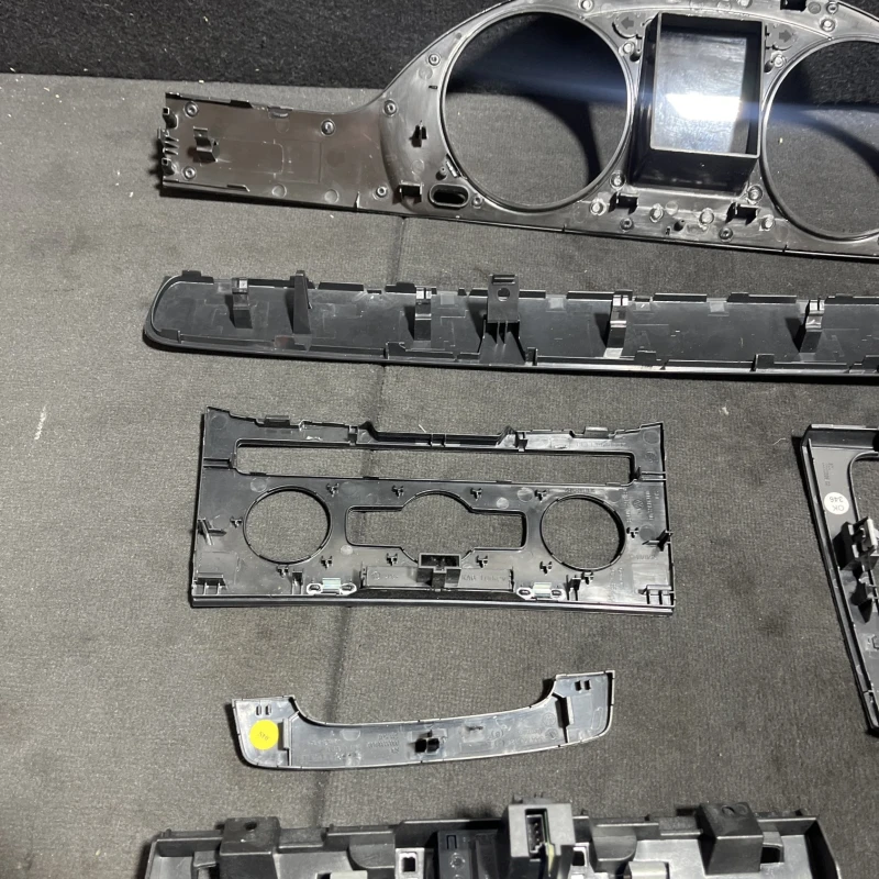 Ornament trim bord / Volkswagen Passat B7 2012 / Interior