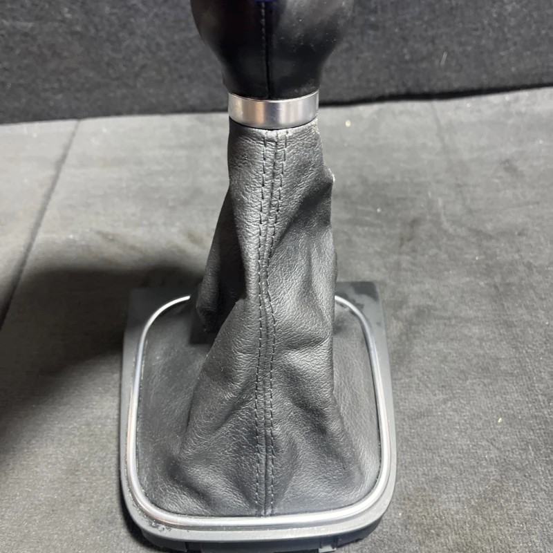 Nuca schimbator / Volkswagen Golf MK6 2011 / Interior