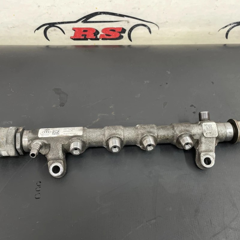 Rampa injectoare cu senzor Volkswagen Passat B7 2013