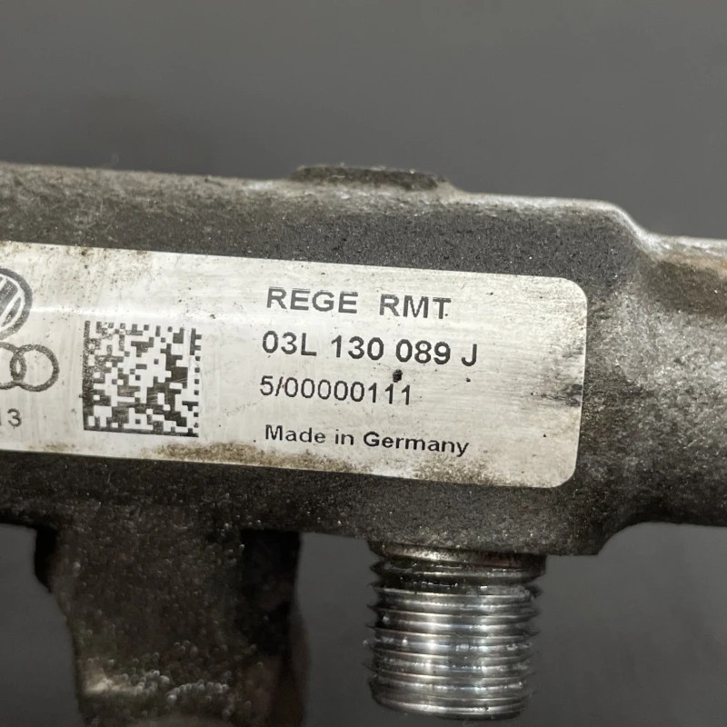 Rampa injectoare cu senzor / Volkswagen Passat B7 2013 / Motor, racire si evacuare