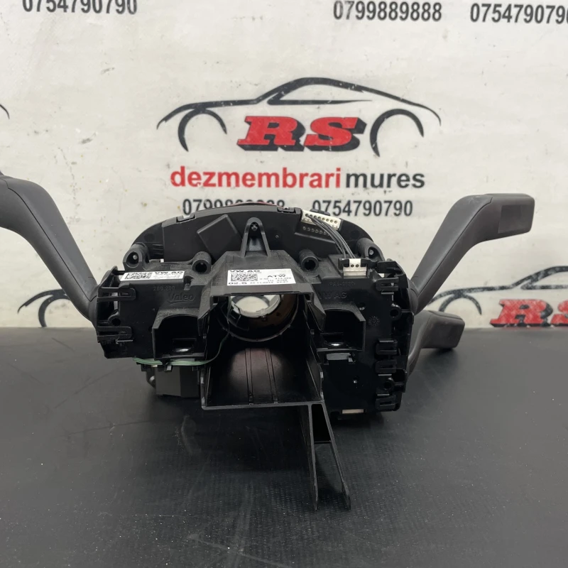 Spira volan cu manete / Volkswagen   2012 / Audio si electronice