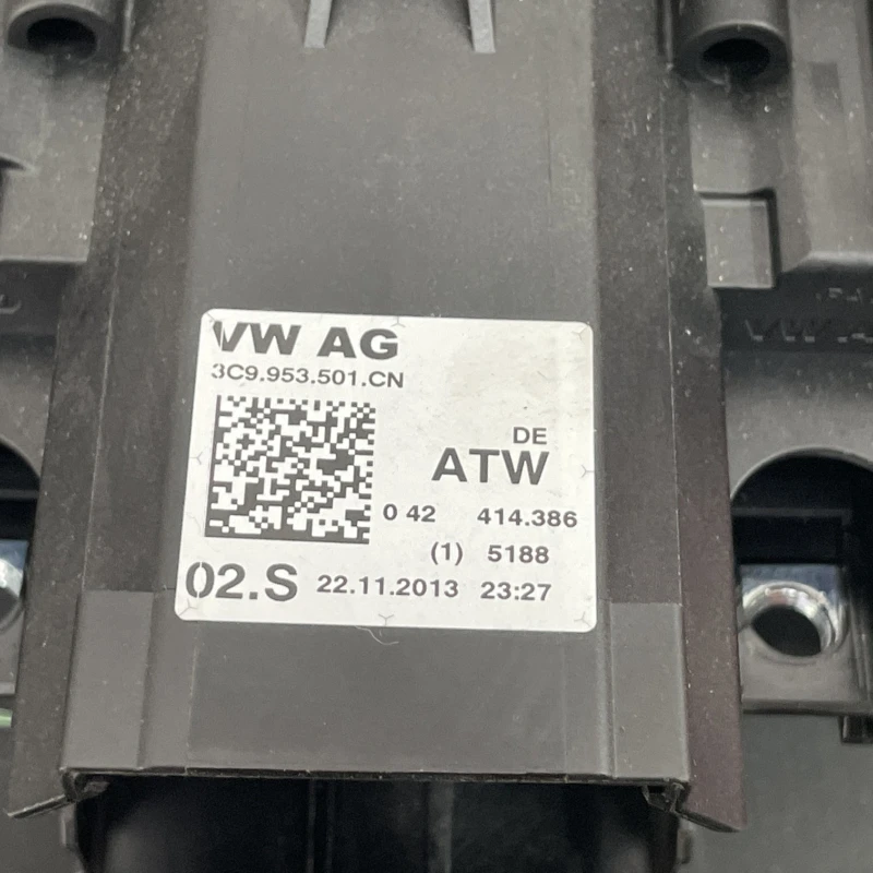 Spira volan cu manete / Volkswagen   2012 / Audio si electronice