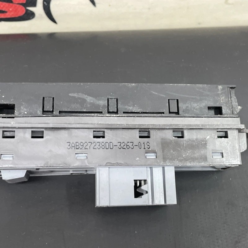 Butoane consola centrala / Volkswagen Passat B7 2013 / Interior