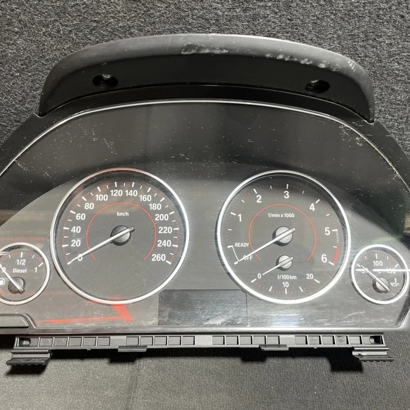 Ceas bord / BMW Seria 3 F30 2013 / Audio si electronice