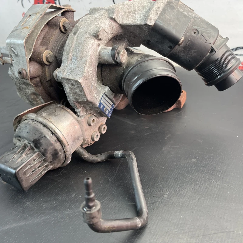 Turbosuflanta turbo turbina / Volkswagen Golf MK6 2011 / Motor, racire si evacuare