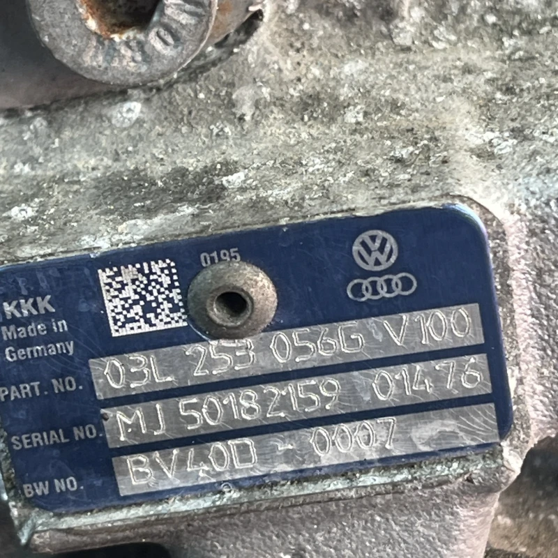 Turbosuflanta turbo turbina / Volkswagen Golf MK6 2011 / Motor, racire si evacuare
