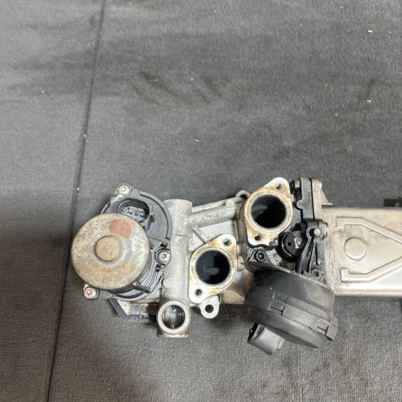 Racitor gaze egr / Volkswagen Golf MK6 2011 / Motor, racire si evacuare