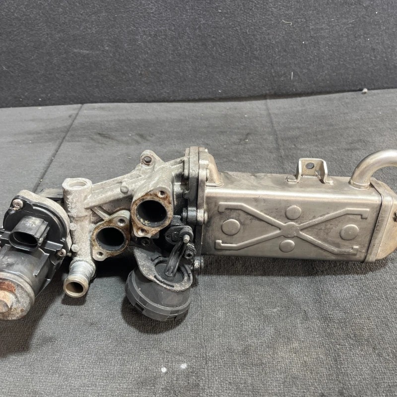 Racitor gaze egr / Volkswagen Golf MK6 2011 / Motor, racire si evacuare