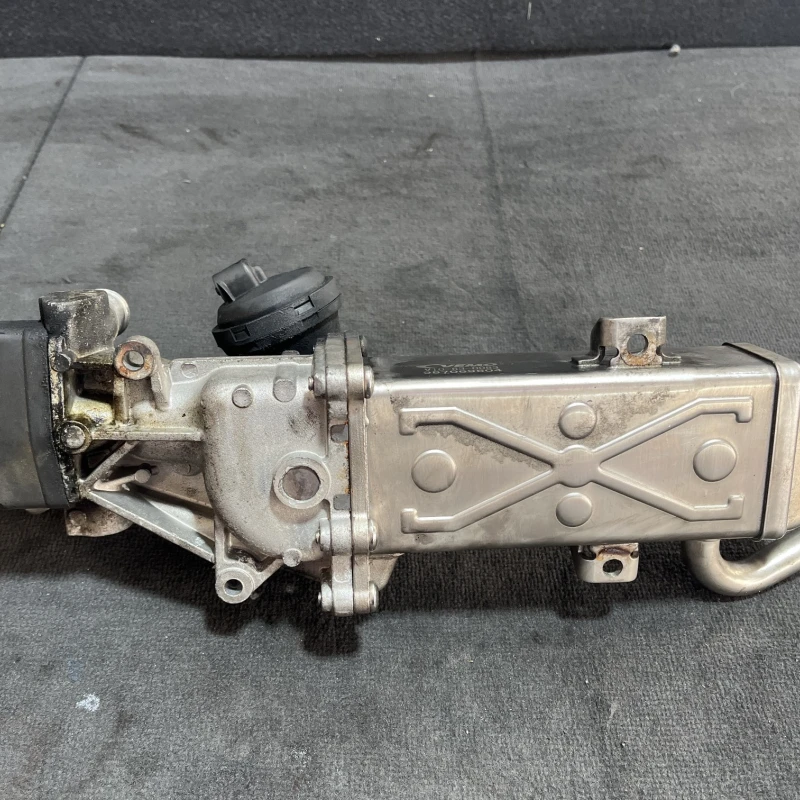 Racitor gaze egr / Volkswagen Golf MK6 2011 / Motor, racire si evacuare