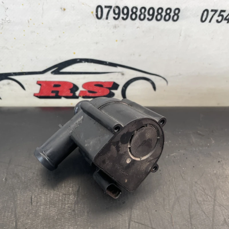Pompa auxiliara recirculare apa / Audi A4 B8 2017 / Motor, racire si evacuare