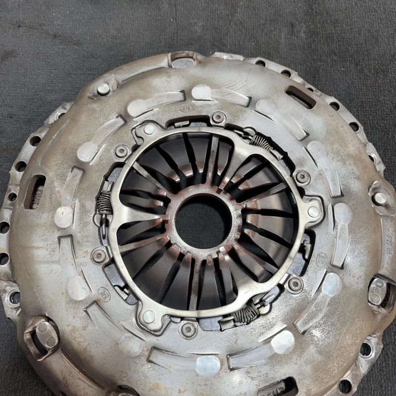Kit ambreaj / Volkswagen Golf MK6 2011 / Cutie viteze, ambreiaj, transmisie