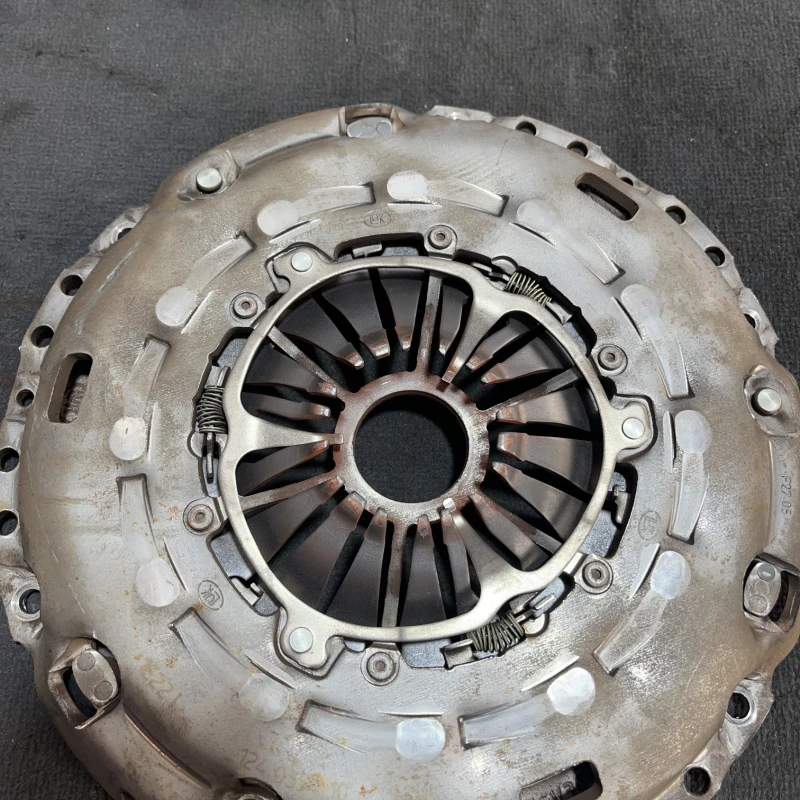 Kit ambreaj / Volkswagen Golf MK6 2011 / Cutie viteze, ambreiaj, transmisie