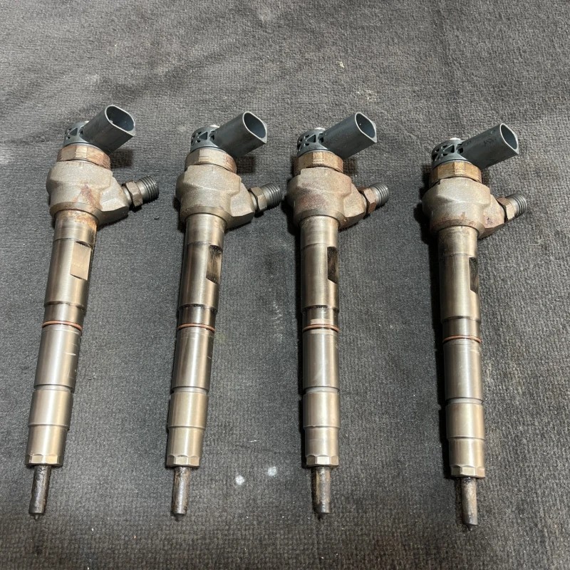 Injector Volkswagen Golf MK6 2011