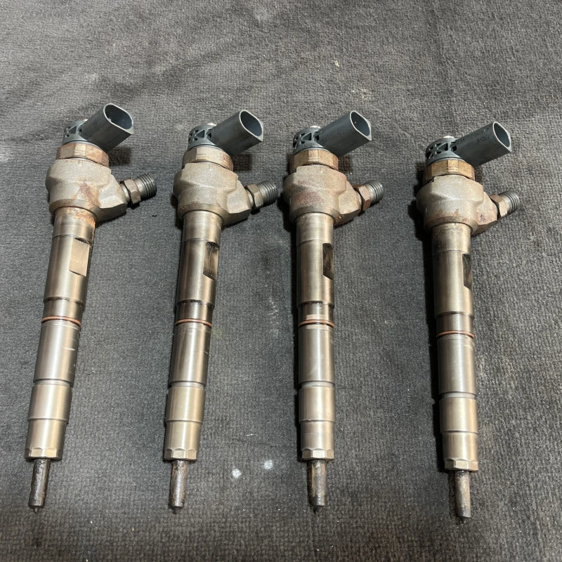 Injector / Volkswagen Golf MK6 2011 / Motor, racire si evacuare