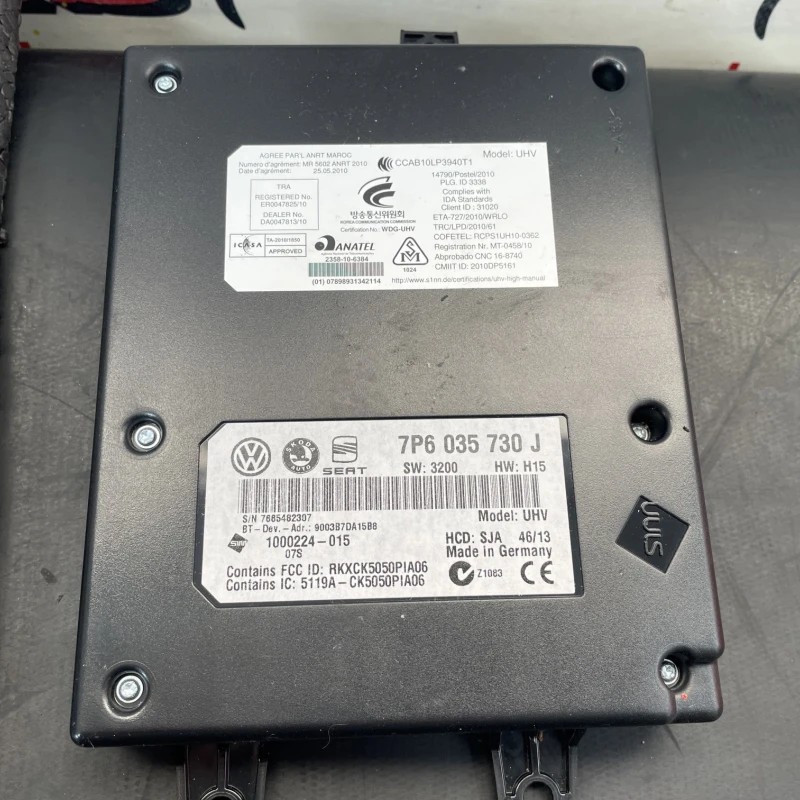 Modul bluthooth / Volkswagen Passat B7 2013 / Audio si electronice