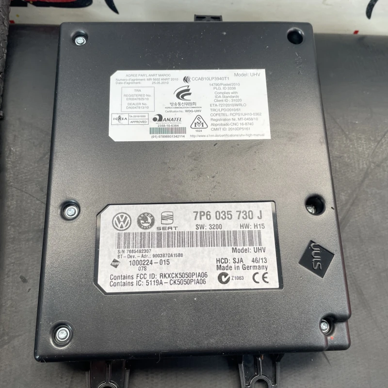 Modul bluthooth / Volkswagen Passat B7 2013 / Audio si electronice