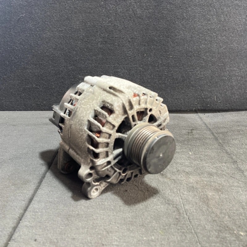 Alternator / Volkswagen Golf MK6 2011 / Motor, racire si evacuare