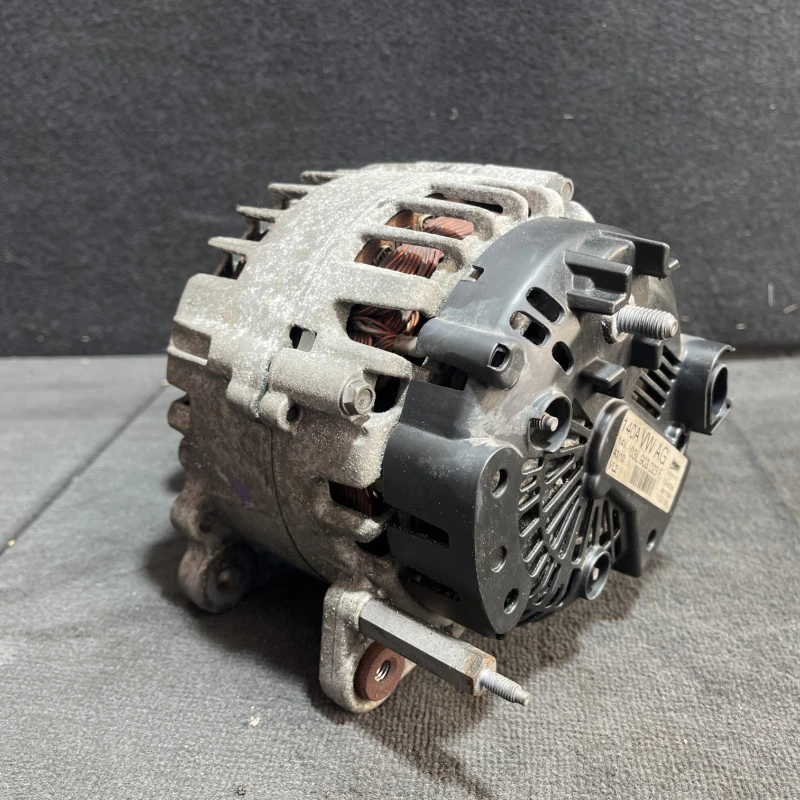 Alternator / Volkswagen Golf MK6 2011 / Motor, racire si evacuare
