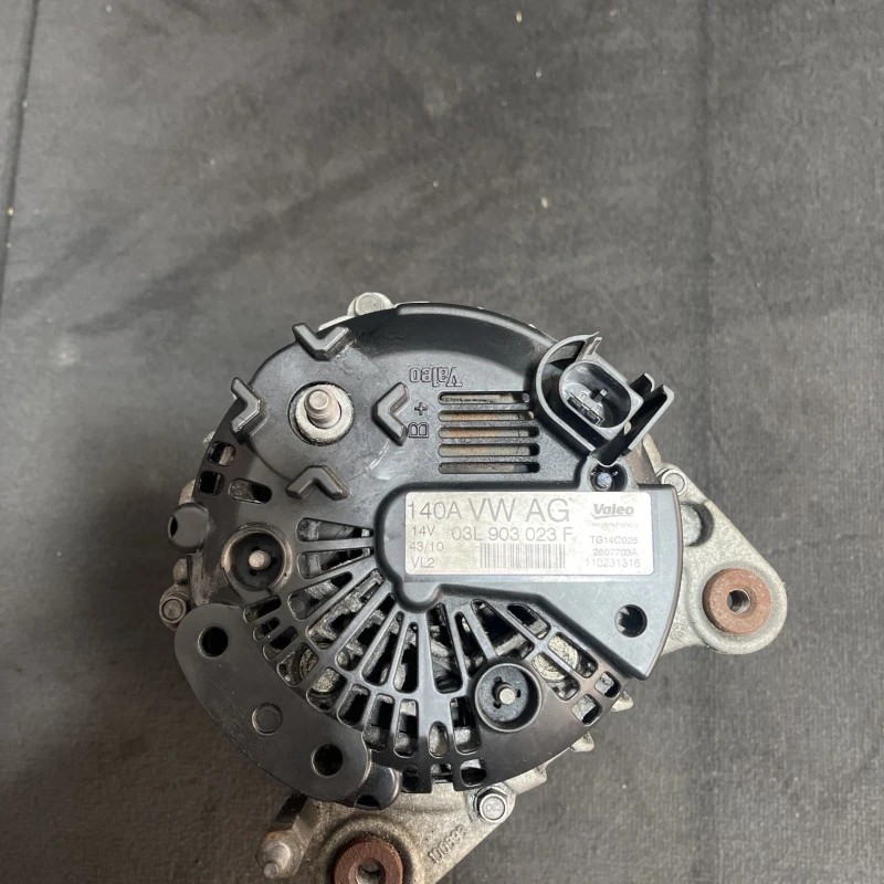 Alternator / Volkswagen Golf MK6 2011 / Motor, racire si evacuare