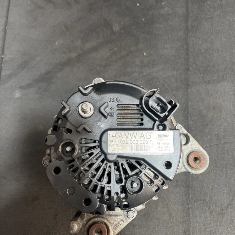Alternator / Volkswagen Golf MK6 2011 / Motor, racire si evacuare