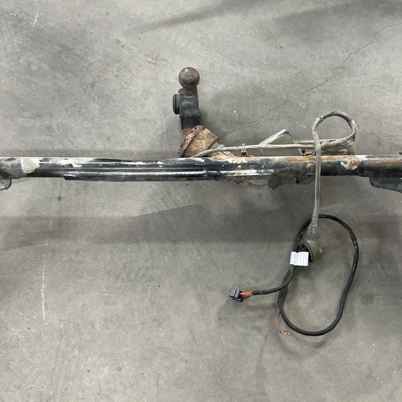 Carlig remorcare / Volkswagen Passat B7 2012 / Caroserie, oglinzi si faruri