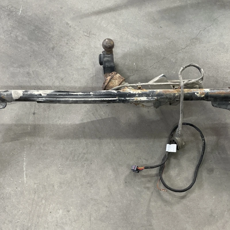 Carlig remorcare / Volkswagen Passat B7 2012 / Caroserie, oglinzi si faruri