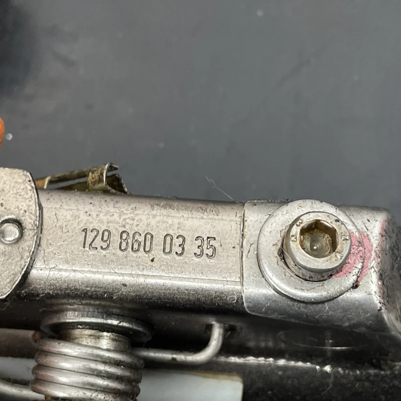 Cilindru hidraulic stanga dreapta / Mercedes-Benz SL R129 1992 / Audio si electronice