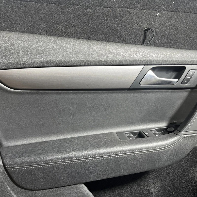 Panou tapiterie usa stanga fata / Volkswagen Passat B7 2012 / Interior