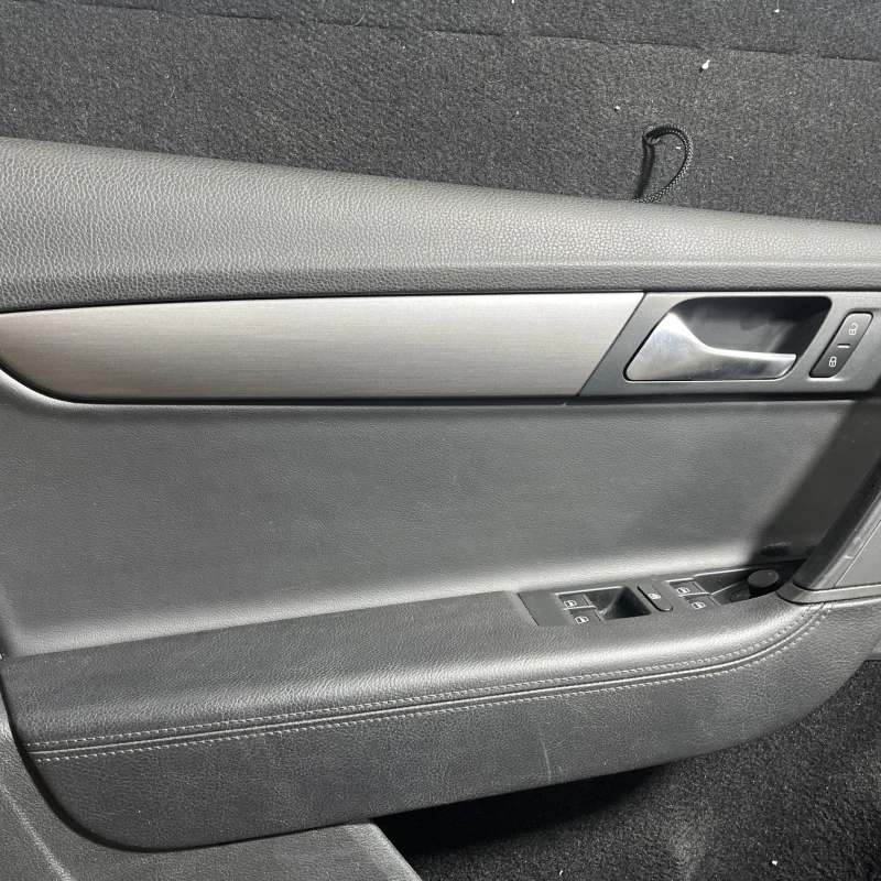Panou tapiterie usa stanga fata / Volkswagen Passat B7 2012 / Interior