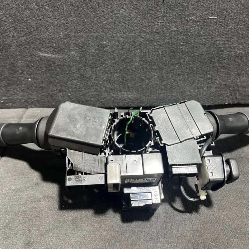 Spira volan cu manete / Lexus RX 400h XU30 2007 / Audio si electronice