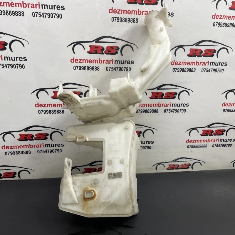 Vas lichid parbriz strop gel / Volkswagen Passat B7 2012 / Caroserie, oglinzi si faruri