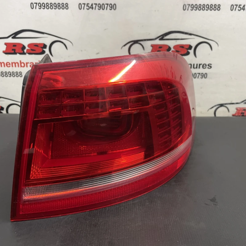 Stop dreapta caroserie / Volkswagen Passat B7 2012 / Caroserie, oglinzi si faruri