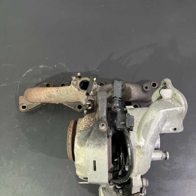 Turbosuflanta turbo turbina / Volkswagen Passat B7 2012 / Motor, racire si evacuare