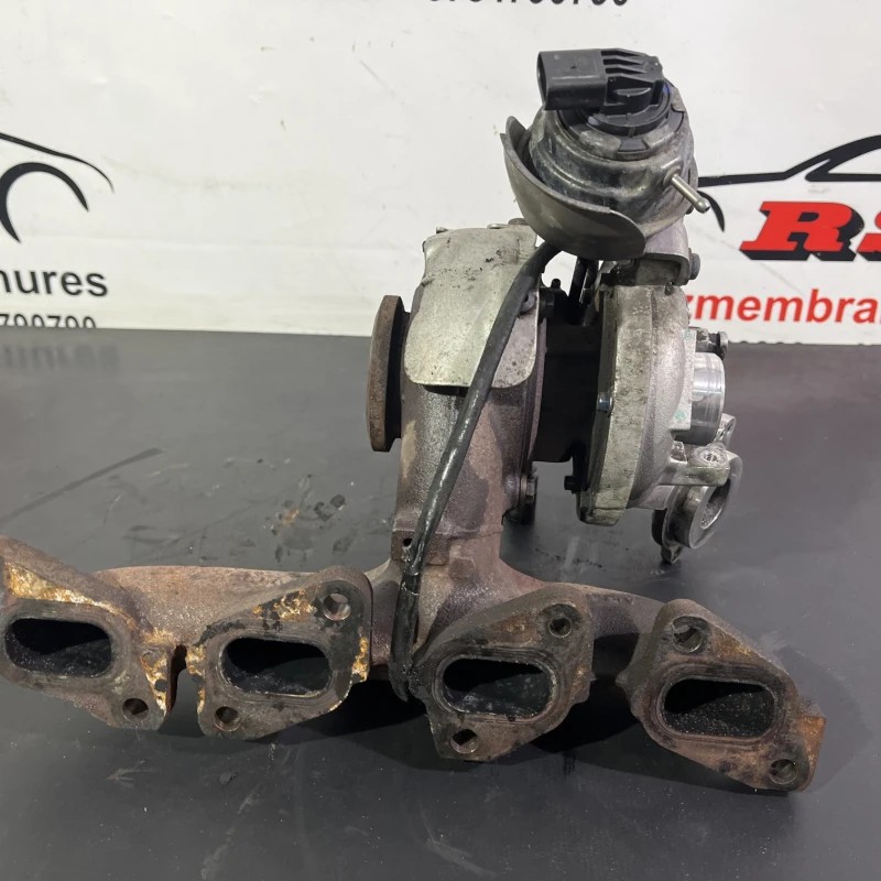 Turbosuflanta turbo turbina / Volkswagen Passat B7 2012 / Motor, racire si evacuare