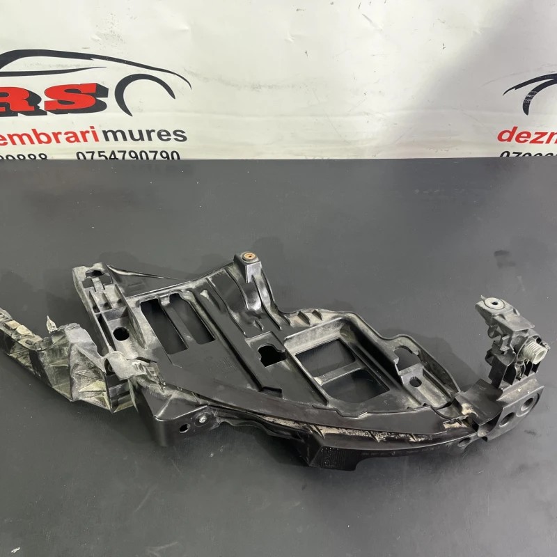 Suport far dreapta / Volkswagen Golf MK6 2011 / Caroserie, oglinzi si faruri