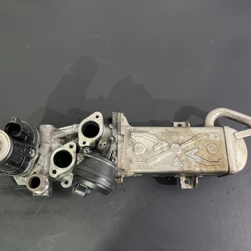 Racitor gaze egr / Volkswagen Passat B7 2012 / Motor, racire si evacuare