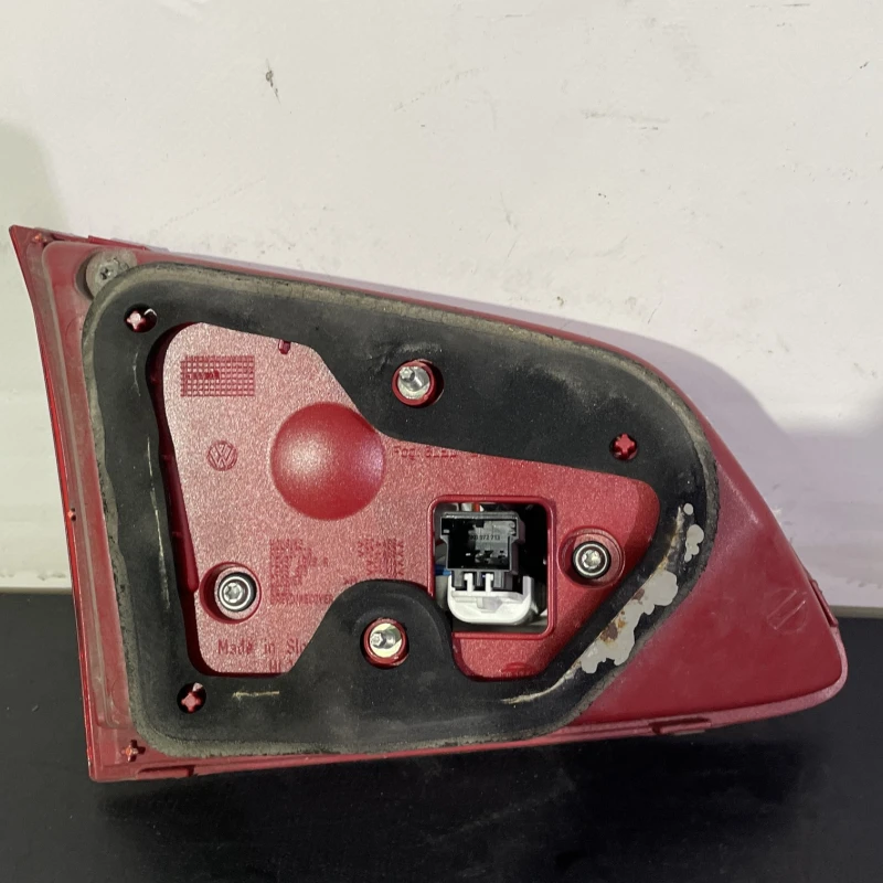 Stop dreapta haion / Volkswagen Passat B7 2012 / Caroserie, oglinzi si faruri