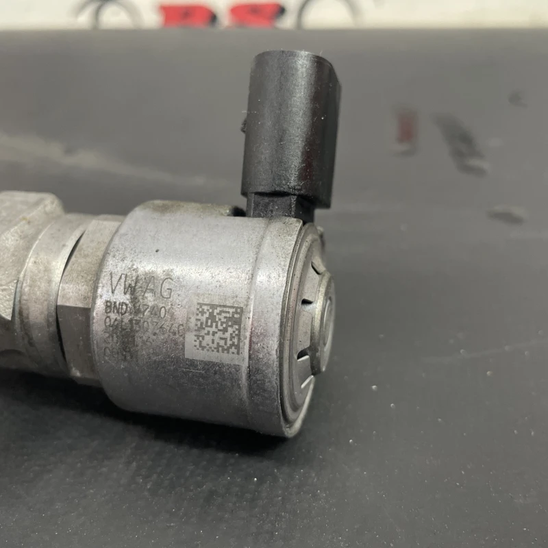 Rampa injectoare cu senzor / Audi A4 B9 2018 / Motor, racire si evacuare