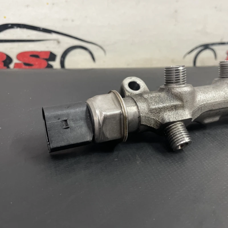 Rampa injectoare cu senzor / Audi A4 B9 2018 / Motor, racire si evacuare