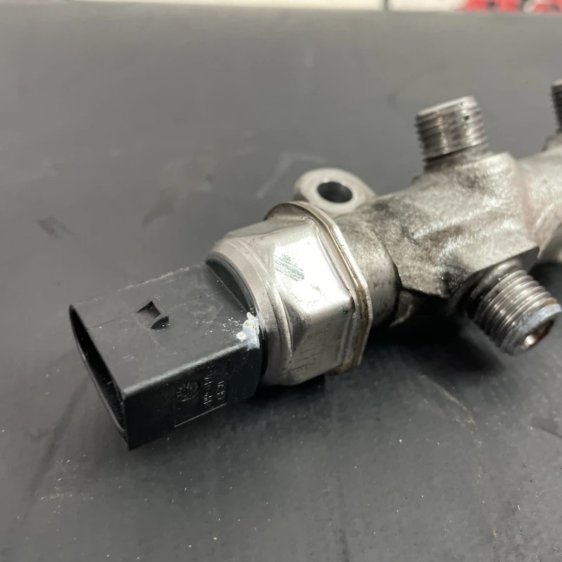 Rampa injectoare cu senzor / Audi A6 C7 2017 / Motor, racire si evacuare
