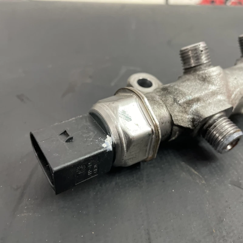 Rampa injectoare cu senzor / Audi A6 C7 2017 / Motor, racire si evacuare