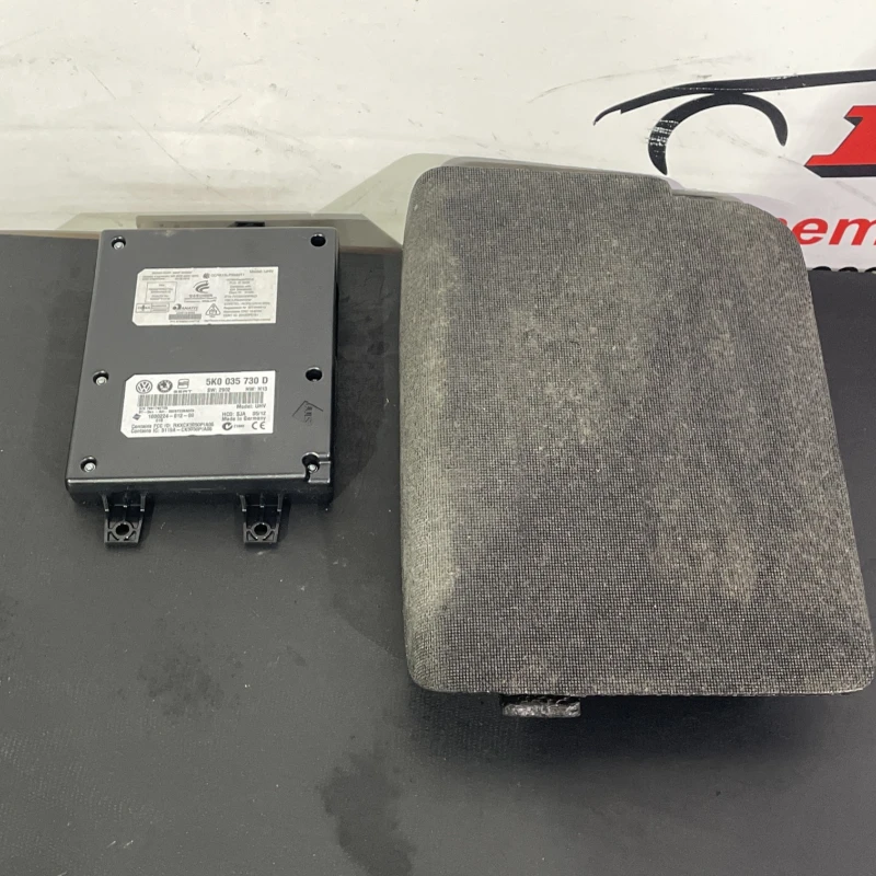 Modul bluetooth / Volkswagen Passat B7 2014 / Audio si electronice